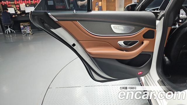 Mercedes-Benz AMG GT 2021 — photo 15