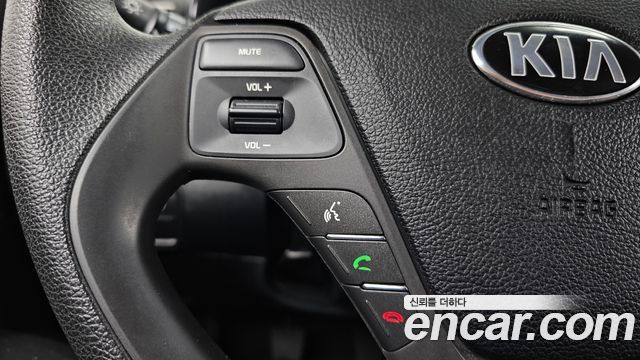 Kia K3 2017 — photo 27