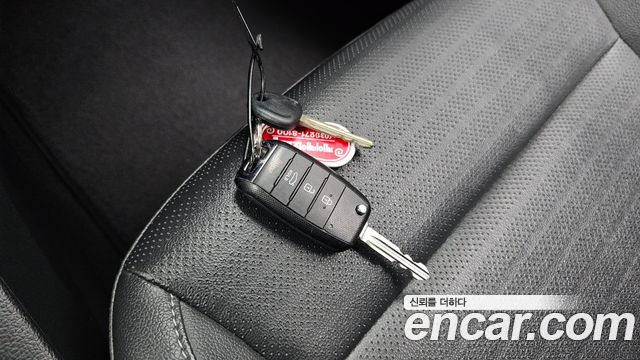 Kia K3 2017 — photo 32