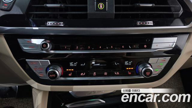 BMW X4 2020 — photo 32