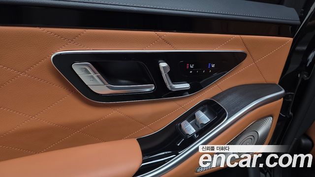 Mercedes-Benz S-Class 2022 — photo 24