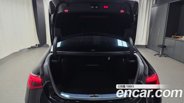 Mercedes-Benz S-Class 2022 — photo 26
