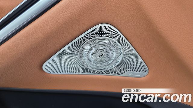 Mercedes-Benz S-Class 2022 — photo 29