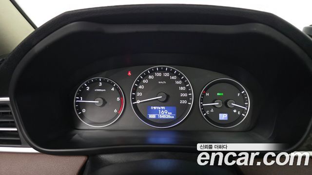 Hyundai Starex 2019 — photo 11
