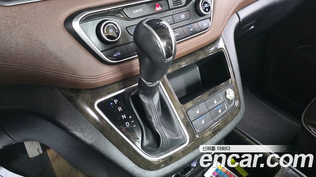 Hyundai Starex 2019 — photo 12