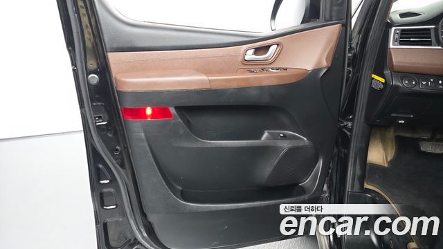 Hyundai Starex 2019 — photo 15