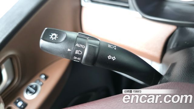 Hyundai Starex 2019 — photo 32