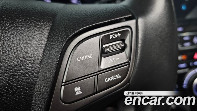 Hyundai Santafe 2018 — photo 19