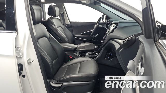 Hyundai Santafe 2018 — photo 16
