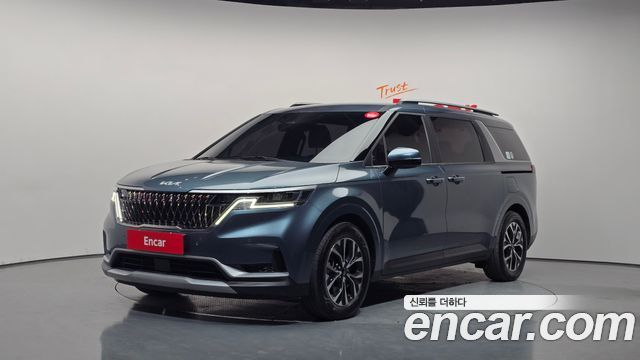 Kia Canival 2023 — photo 1