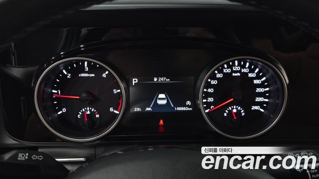 Kia Canival 2023 — photo 11
