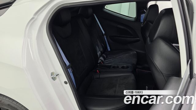 Hyundai Veloster 2021 — photo 17