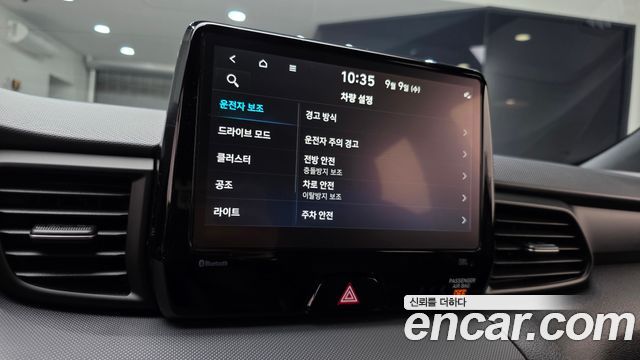 Hyundai Veloster 2021 — photo 22