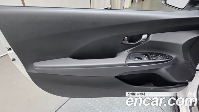 Hyundai Veloster 2021 — photo 15