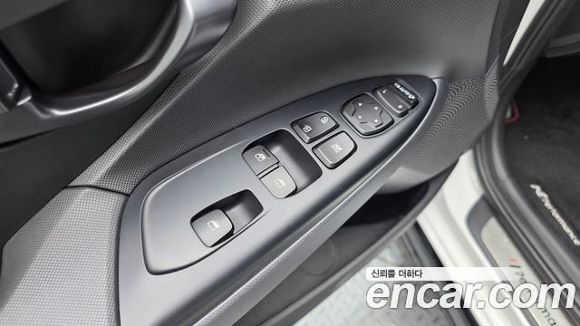 Hyundai Veloster 2021 — photo 28