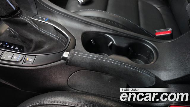 Hyundai Veloster 2021 — photo 30