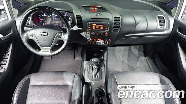 Kia K3 2015 — photo 7