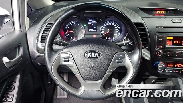 Kia K3 2015 — photo 15
