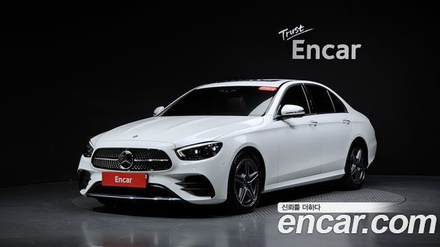 Mercedes-Benz E-Class 2023 — photo 33
