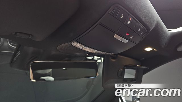 Mercedes-Benz E-Class 2023 — photo 28