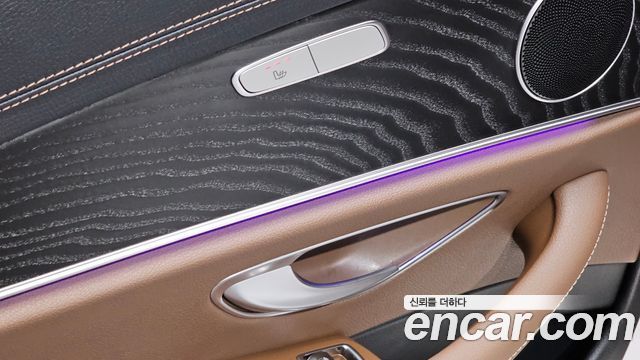 Mercedes-Benz E-Class 2023 — photo 30