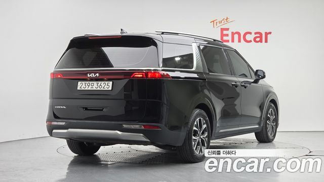 Kia Canival 2023 — photo 2