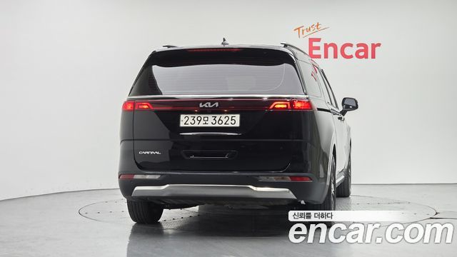 Kia Canival 2023 — photo 4
