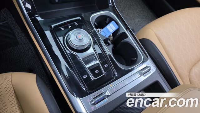 Kia Canival 2023 — photo 9