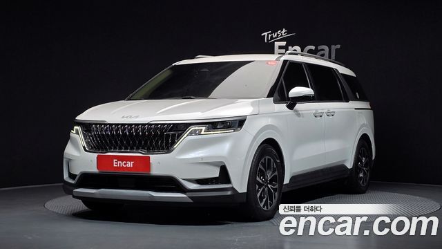 Kia Canival 2023 — photo 1