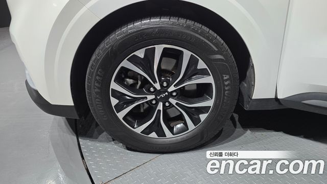 Kia Canival 2023 — photo 5
