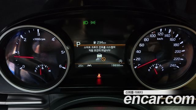Kia Canival 2023 — photo 11