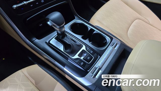 Kia Canival 2023 — photo 12