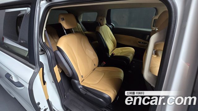 Kia Canival 2023 — photo 17