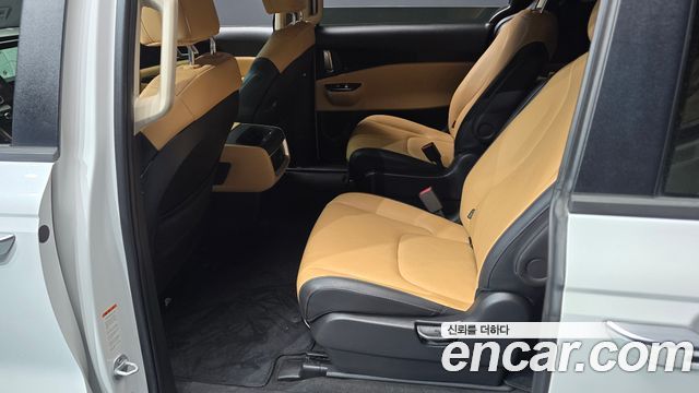 Kia Canival 2023 — photo 18