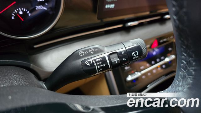 Kia Canival 2023 — photo 26