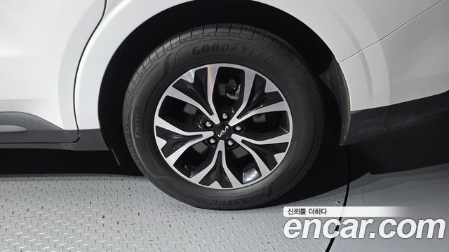 Kia Canival 2023 — photo 7