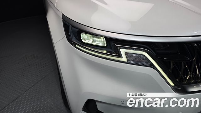 Kia Canival 2023 — photo 8