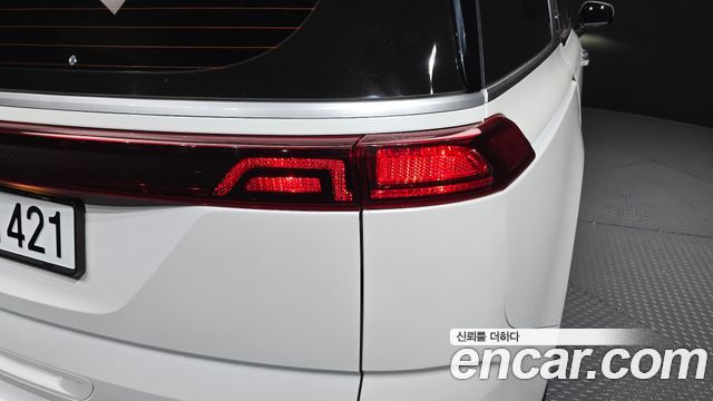 Kia Canival 2023 — photo 9