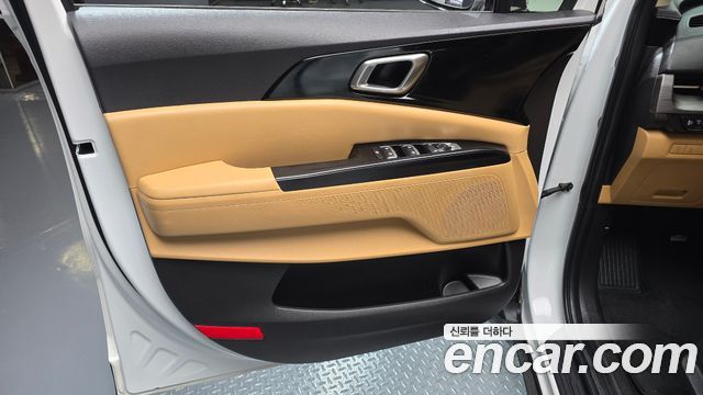 Kia Canival 2023 — photo 14