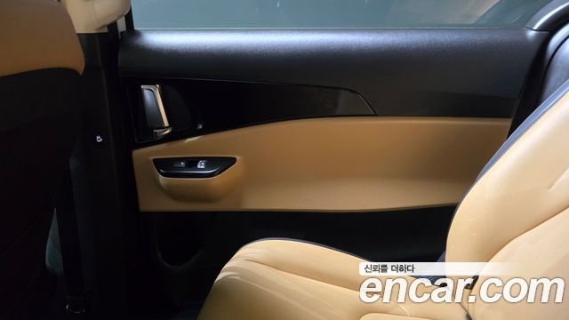 Kia Canival 2023 — photo 15