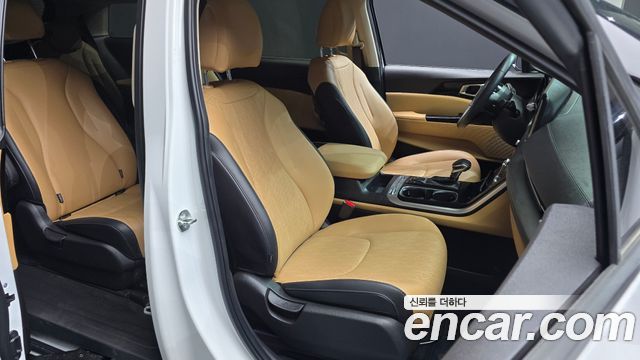 Kia Canival 2023 — photo 16