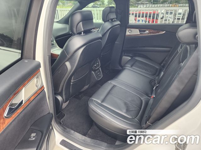 Lincoln MKX 2016 — photo 10