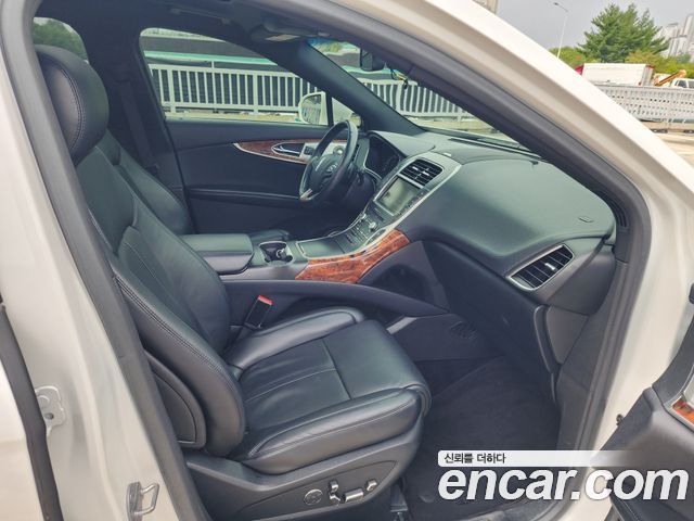 Lincoln MKX 2016 — photo 13