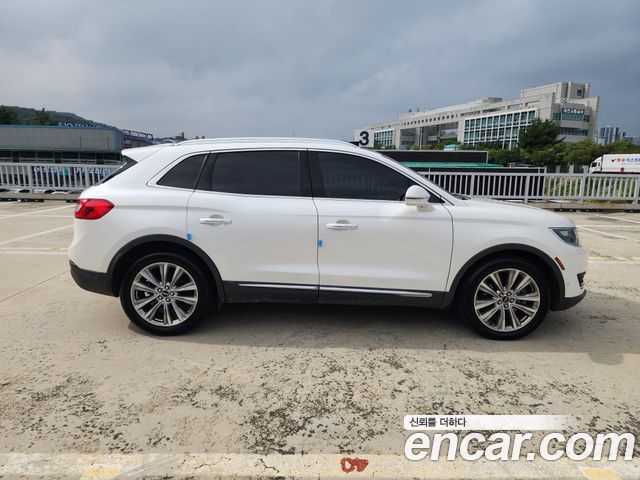 Lincoln MKX 2016 — photo 18
