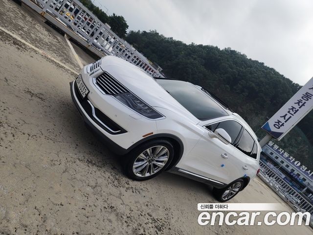 Lincoln MKX 2016 — photo 19