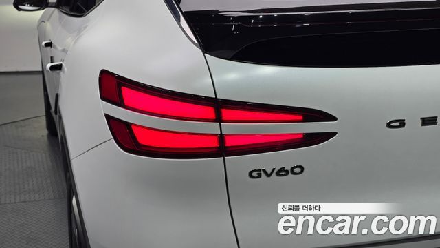 Genesis GV60 2022 — photo 9