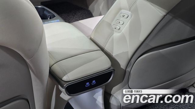 Genesis GV60 2022 — photo 29