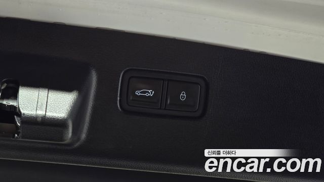Genesis GV60 2022 — photo 32