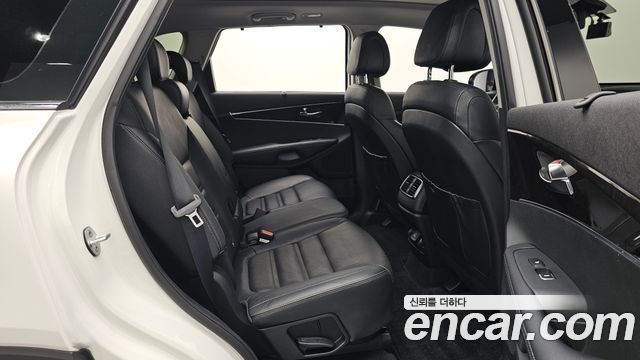 Kia Sorento 2016 — photo 17