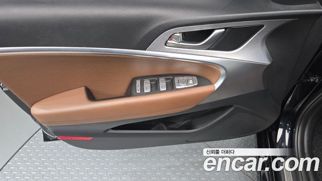 Genesis G70 2019 — photo 14